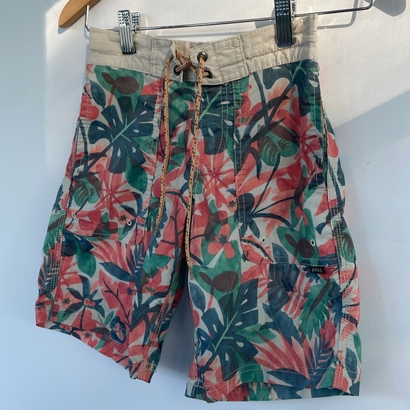 Howler Brothers Boys Red and Green Swim Trunks Tropical Design Medium - Picture 11 of 14